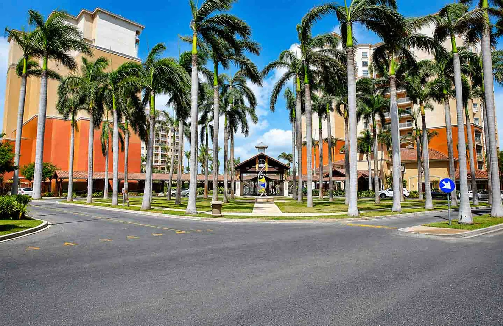 Marriott Surf Club