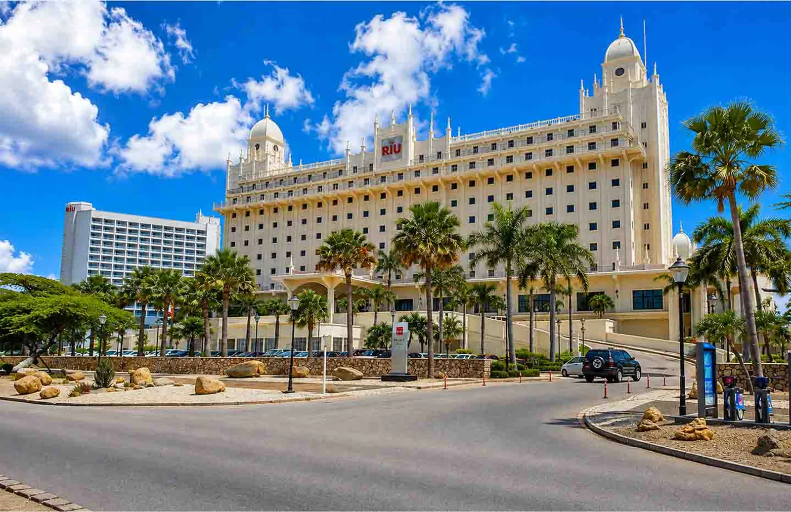 RIU Palace