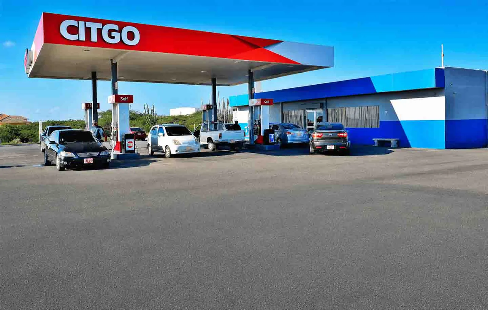 Service Station Seroe Blanco