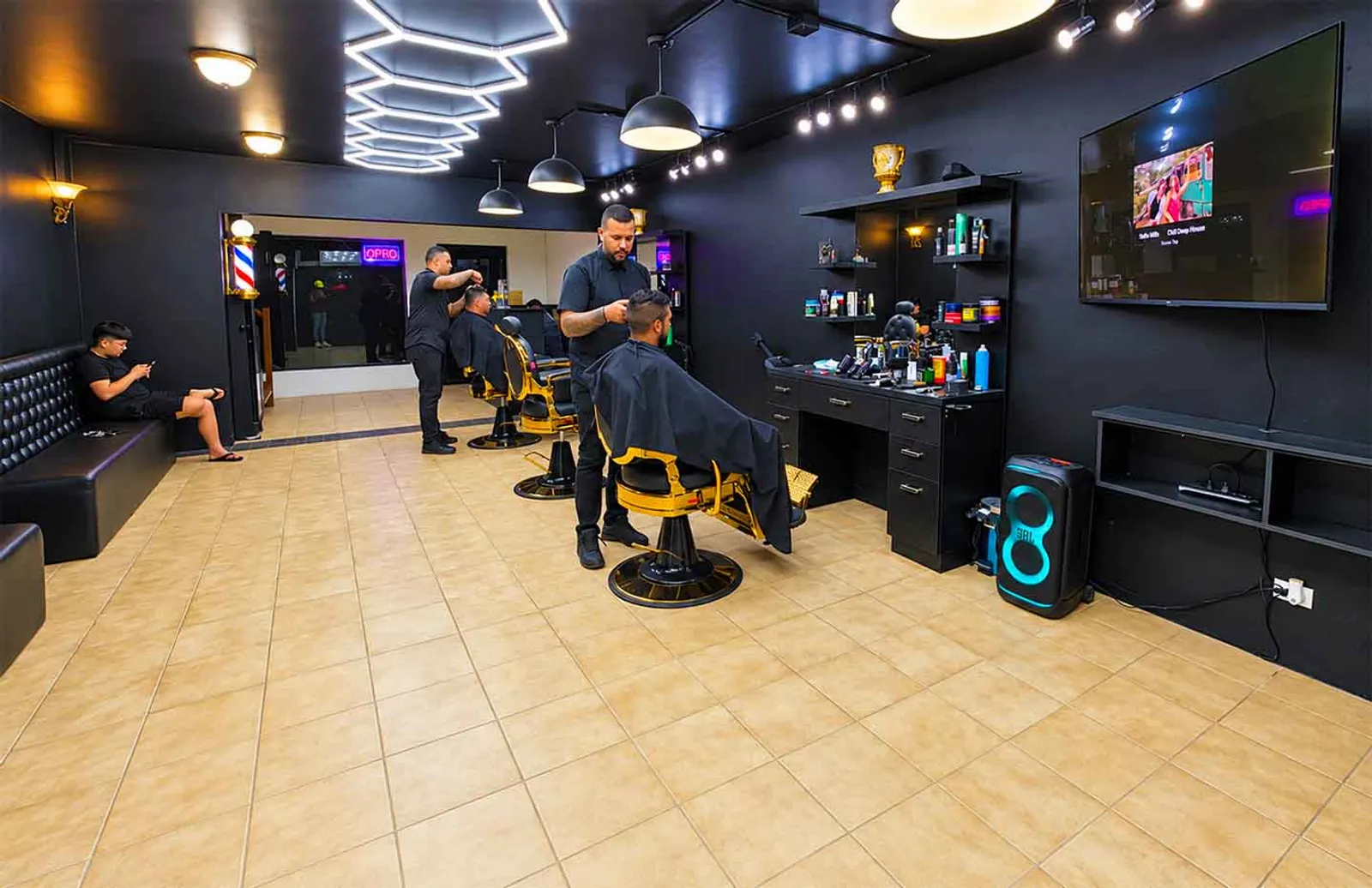 Majestic 297 Barber Studio